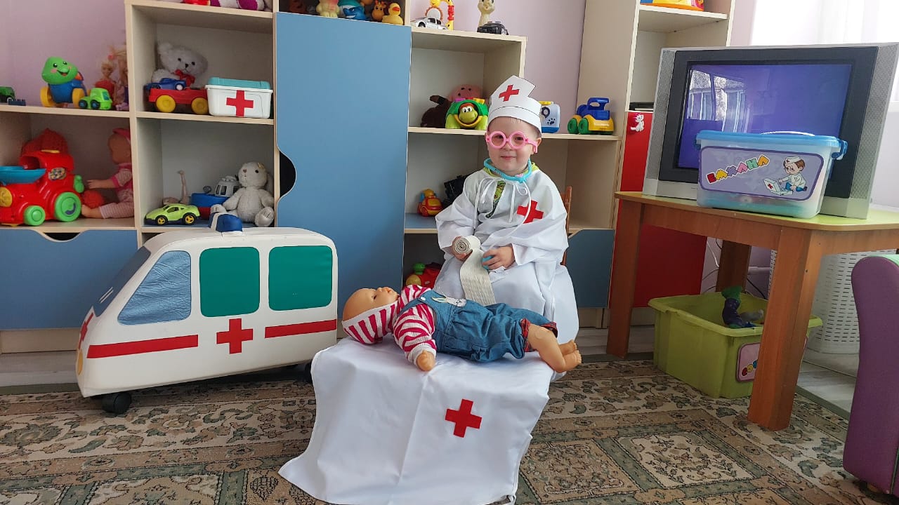 Театрализованная деятельность в средней группе "Айгөлек". Тема: "Скорая помощь"