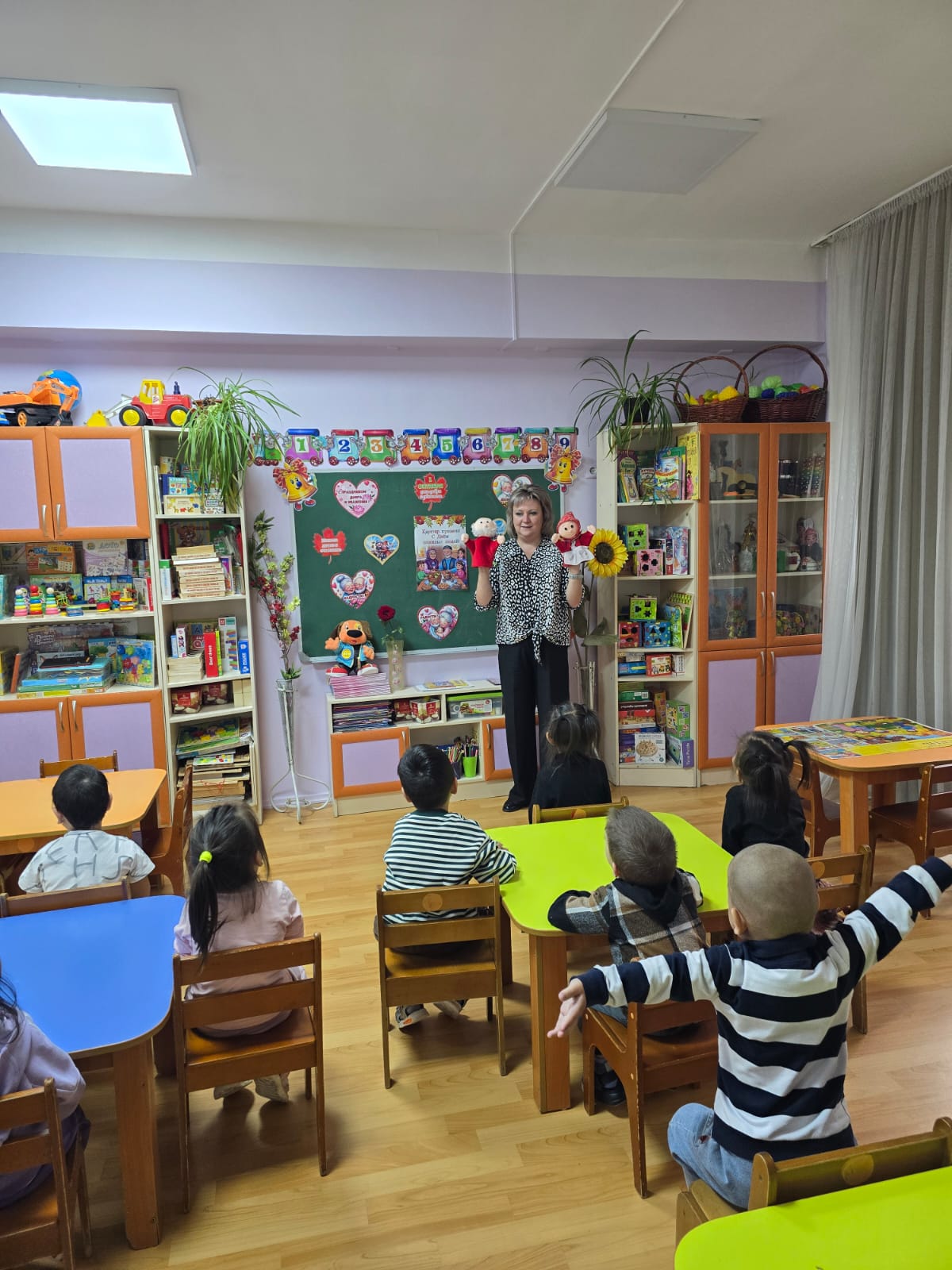 Тематическое ОД в средней группе "Альтаир" ко Дню пожилых людей.